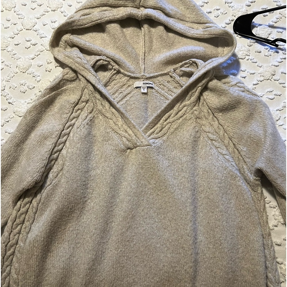 Sweater hoodie